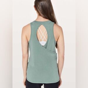 Lululemon Hit The Stride Tank Juniper Size 6